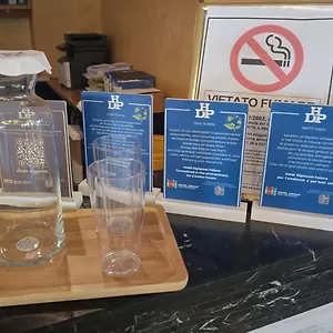 κάντε κράτηση εδώ