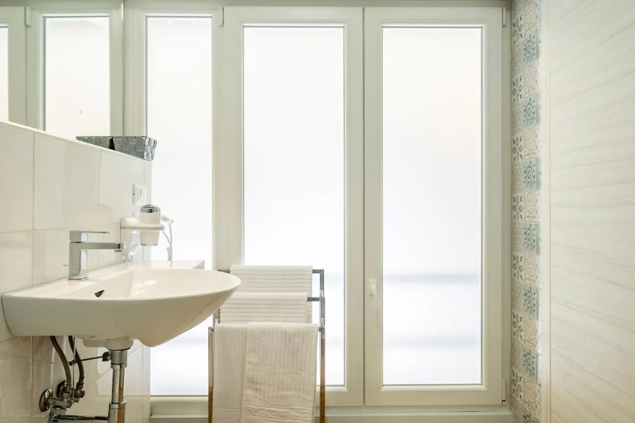 Marconi28Suites Bologna Bed & Breakfast